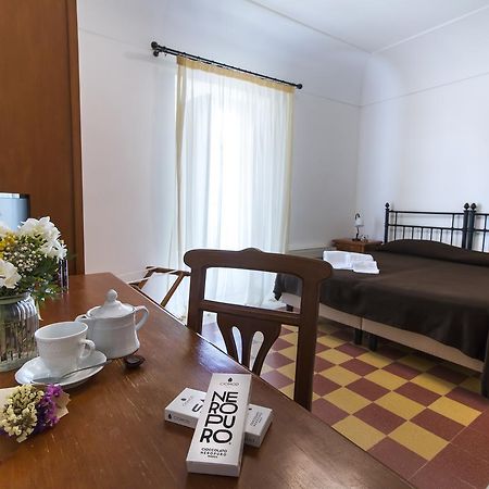 ホテル Casa Ciomod モーディカ エクステリア 写真