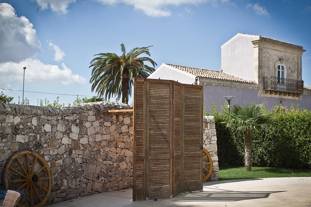 ホテル Casa Ciomod モーディカ エクステリア 写真