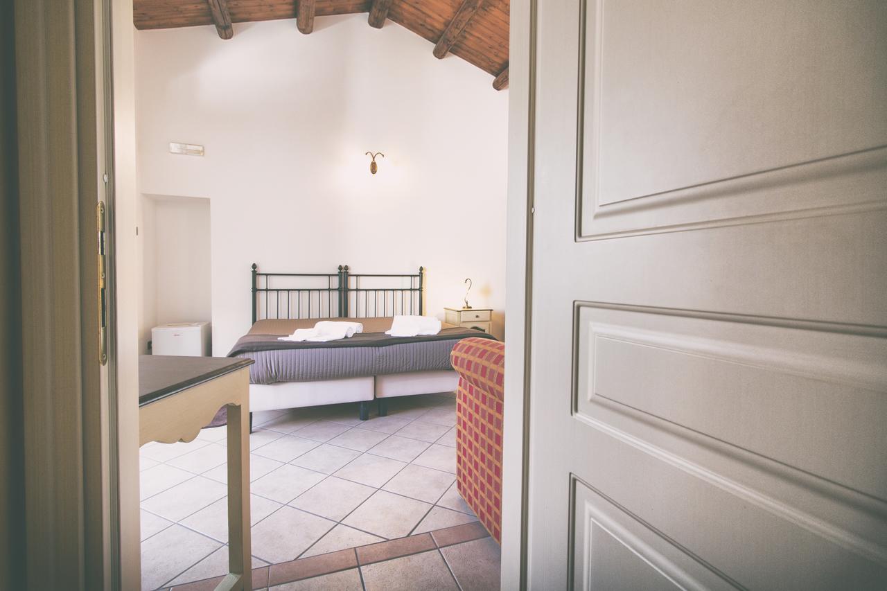 ホテル Casa Ciomod モーディカ エクステリア 写真