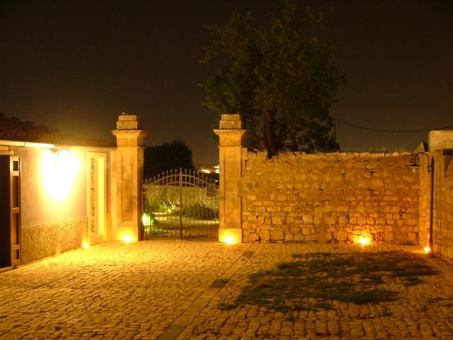 ホテル Casa Ciomod モーディカ エクステリア 写真