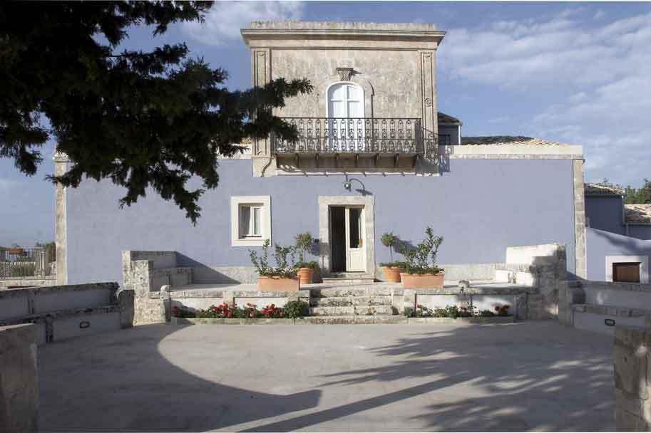 ホテル Casa Ciomod モーディカ エクステリア 写真